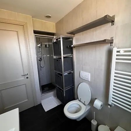Little Luxury Penthouse アパート アチリア